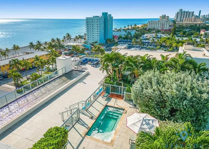 Near Beach - Rooftop Pool - Hot Tub - Broad-Walk