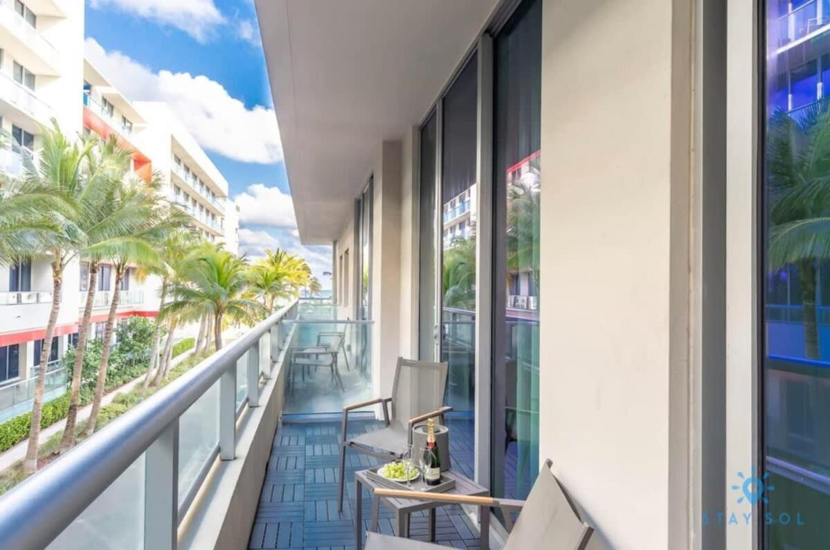 Near - Rooftop Pool - Hot Tub - Broad-walk Apartment Hollywood