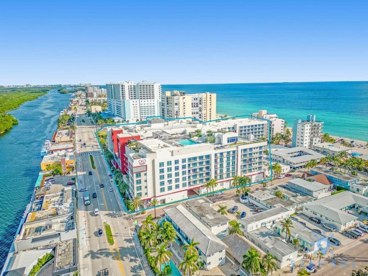 Near - Rooftop Pool - Hot Tub - Broad-walk