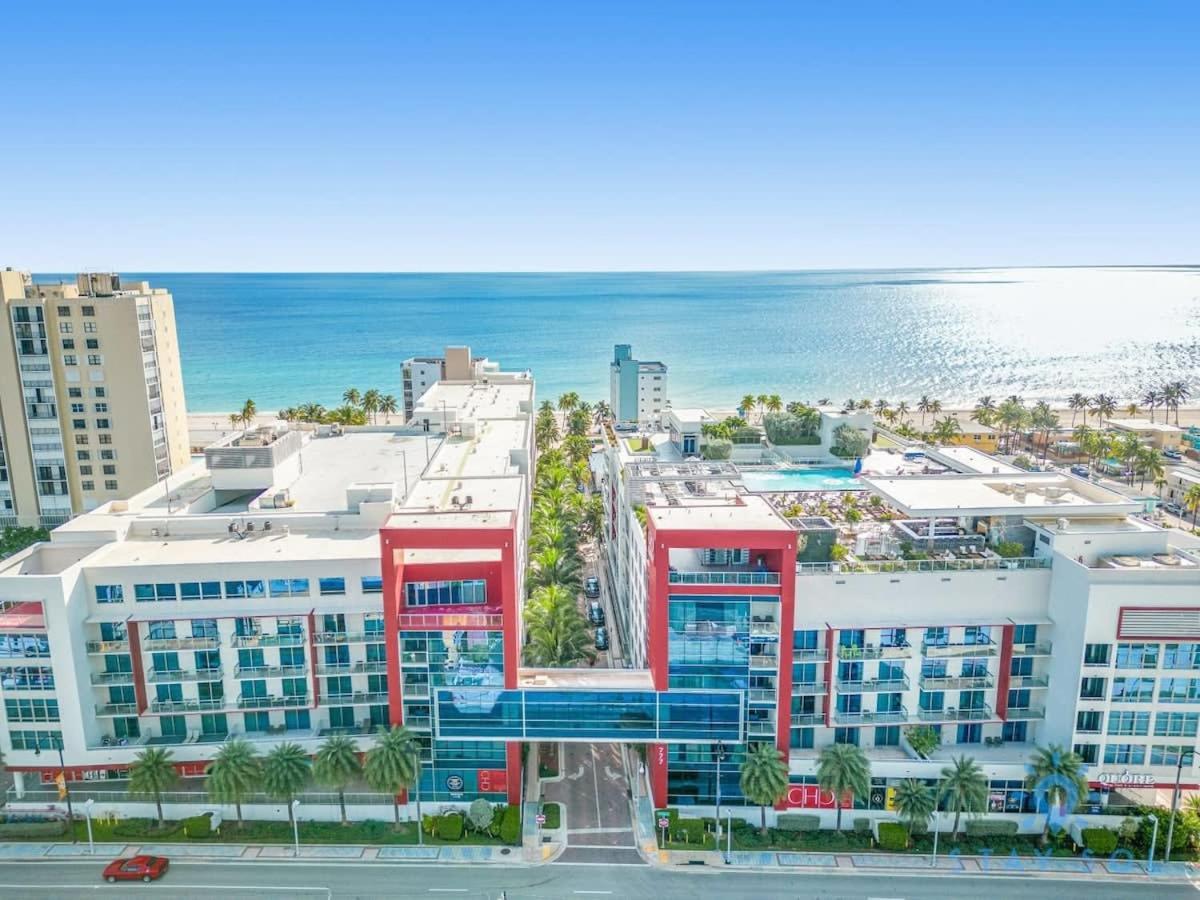 Near - Rooftop Pool - Hot Tub - Broad-walk