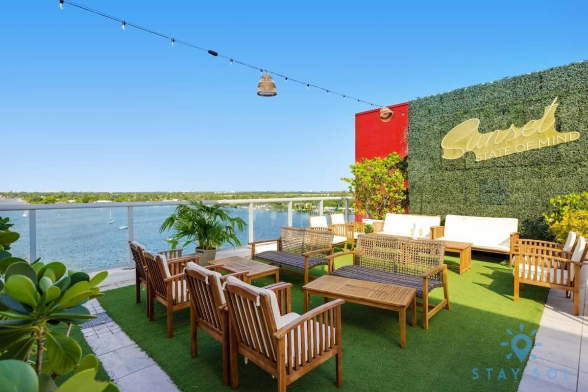 Near - Rooftop Pool - Hot Tub - Broad-walk Apartment *