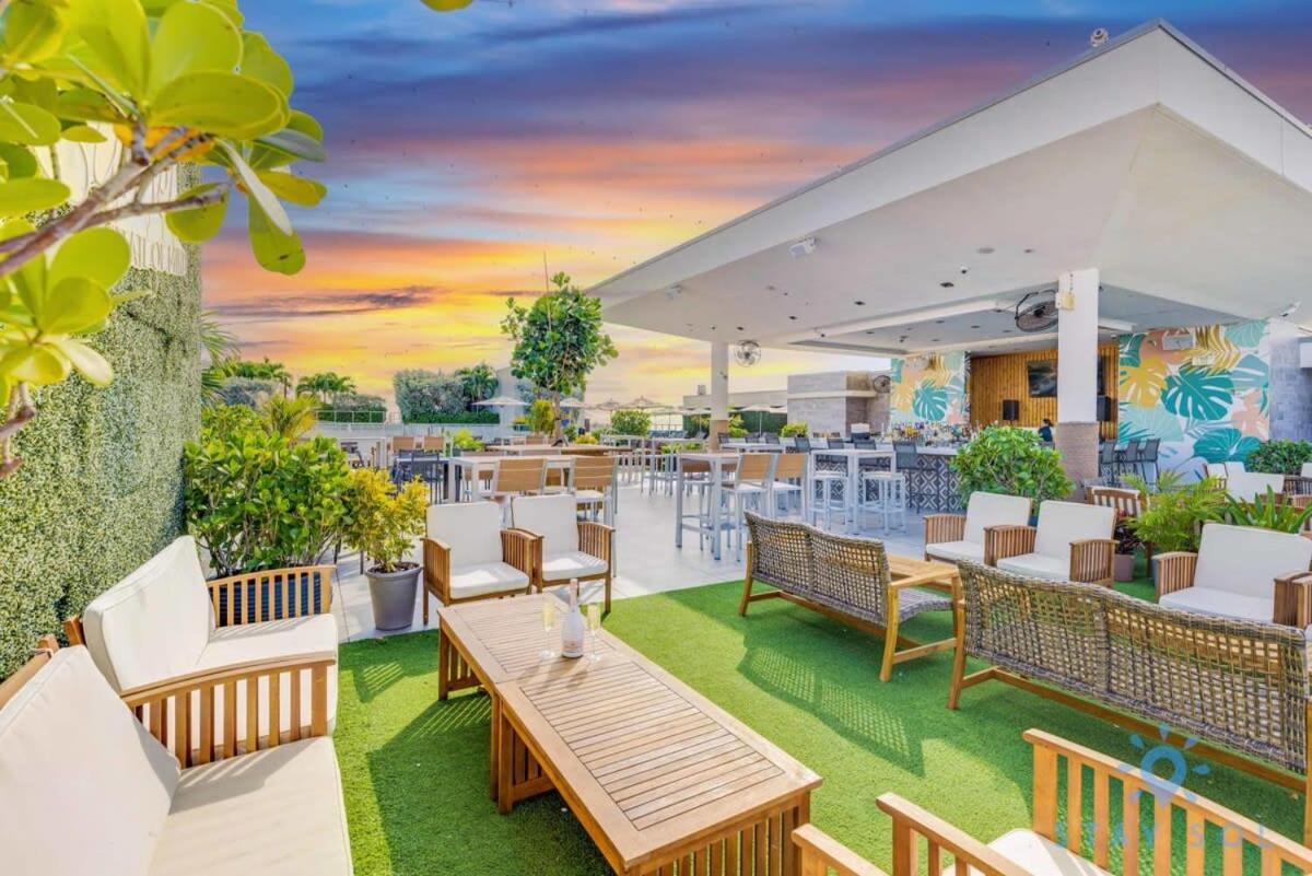 Near - Rooftop Pool - Hot Tub - Broad-walk Hollywood