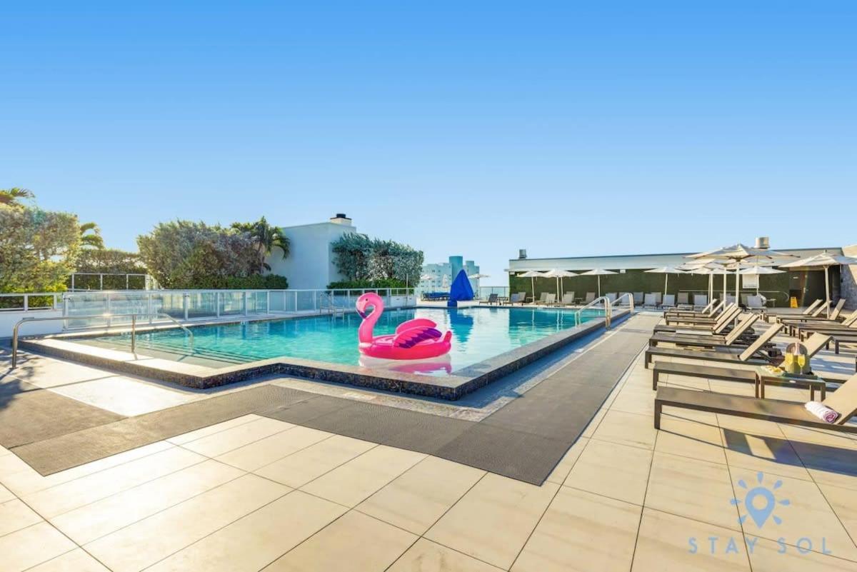 Near - Rooftop Pool - Hot Tub - Broad-walk Hollywood