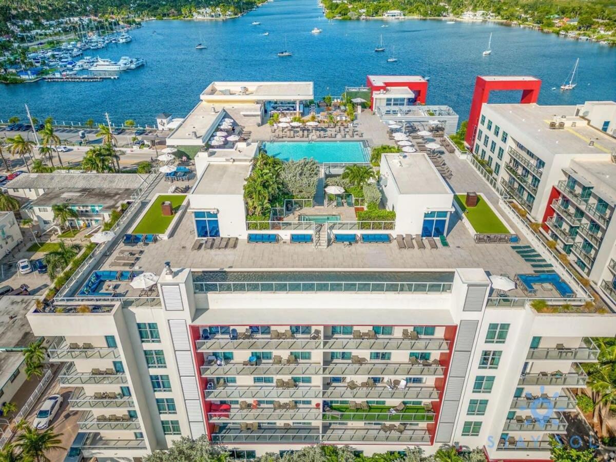 Near - Rooftop Pool - Hot Tub - Broad-walk Apartment