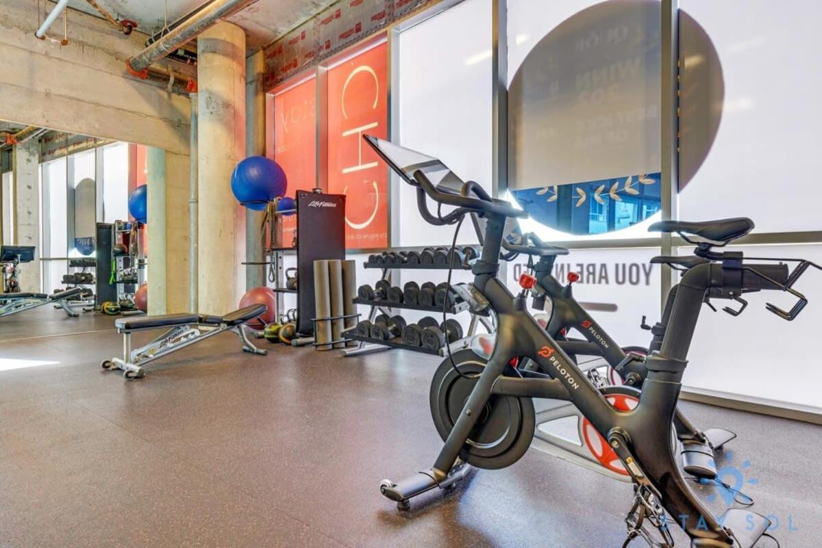 Apartment Near - Rooftop Pool - Hot Tub - Broad-walk Hollywood