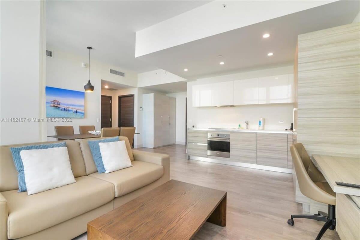 Near - Rooftop Pool - Hot Tub - Broad-walk * Hollywood