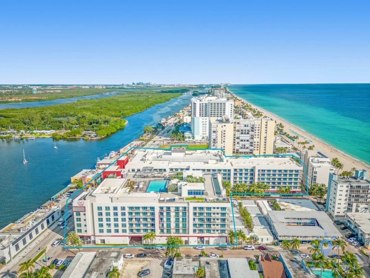 New!! Beachfront - Rooftop Pool * Hollywood