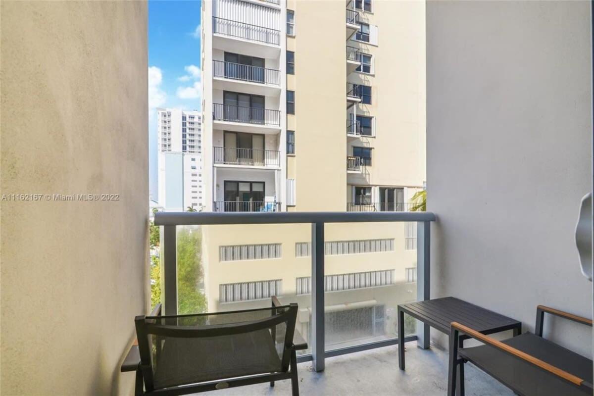 New!! Beachfront - Rooftop Pool Apartamento Hollywood